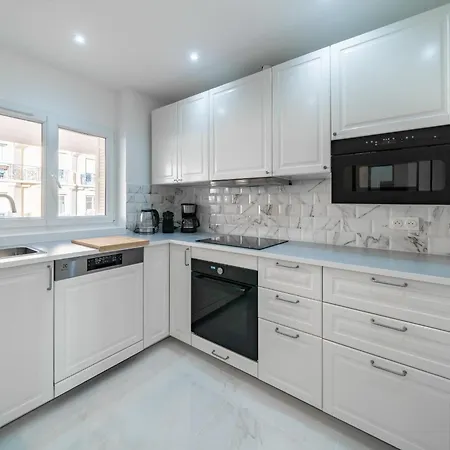 Appartement 3 Pièces Rénové à Deux Pas De La Croisette *