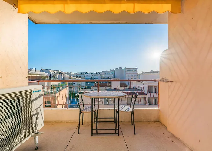 Appartement 3 Pièces Rénové à Deux Pas De La Croisette Cannes