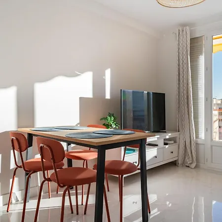 Agreable 3 Pieces Renove A Deux Pas De La Croisette דירה